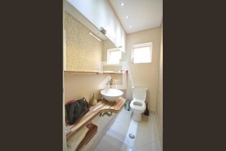 Lavabo de casa à venda com 3 quartos, 240m² em Vila Mazzei, São Paulo