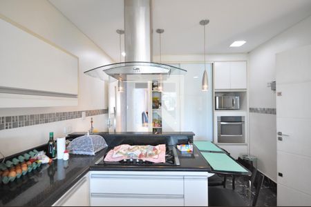 Casa à venda com 240m², 3 quartos e 2 vagasCozinha