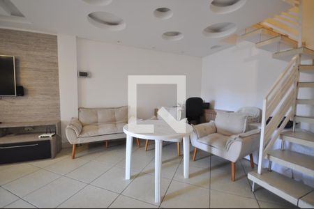 Casa à venda com 240m², 3 quartos e 2 vagasSala de Jogos