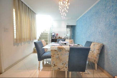 Sala de casa à venda com 3 quartos, 240m² em Vila Mazzei, São Paulo