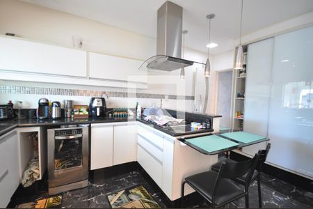 Casa à venda com 240m², 3 quartos e 2 vagasCozinha