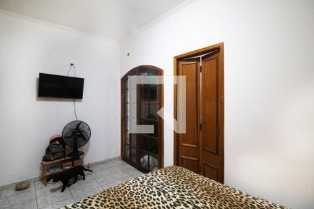 Casa à venda com 140m², 5 quartos e 1 vagaSuíte 