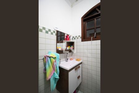 Casa à venda com 140m², 5 quartos e 1 vagaBanheiro