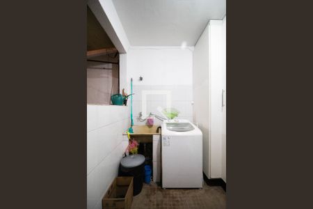 Casa à venda com 140m², 5 quartos e 1 vagaÁrea de Serviço