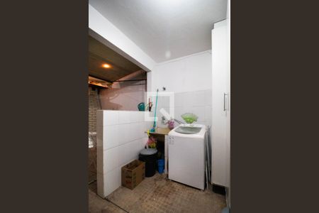 Casa à venda com 140m², 5 quartos e 1 vagaÁrea de Serviço