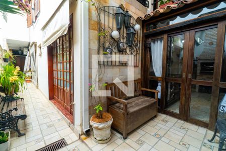 Casa à venda com 245m², 5 quartos e 2 vagasQuintal