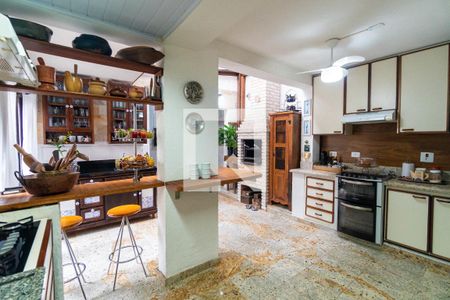 Casa à venda com 245m², 5 quartos e 2 vagasCozinha