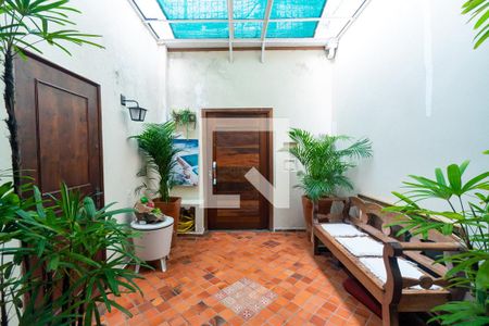 Casa à venda com 245m², 5 quartos e 2 vagasEntrada