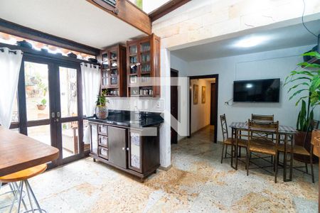 Casa à venda com 245m², 5 quartos e 2 vagasCozinha