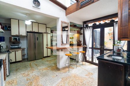 Casa à venda com 245m², 5 quartos e 2 vagasCozinha