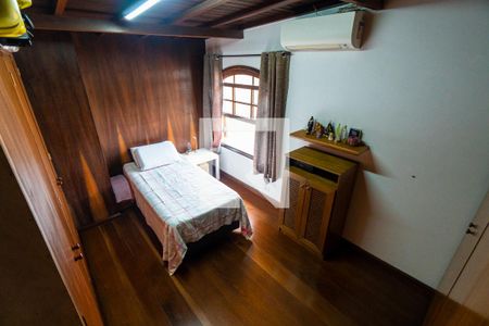 Casa à venda com 245m², 5 quartos e 2 vagasQuarto 2