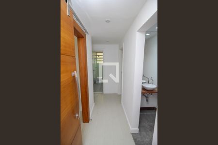 Corredor de apartamento à venda com 3 quartos, 180m² em Laranjeiras, Rio de Janeiro