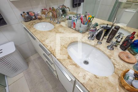 Apartamento à venda com 84m², 3 quartos e 2 vagas Apartamento à venda com 84m², 3 quartos e 2 vagasSuíte - Banheiro