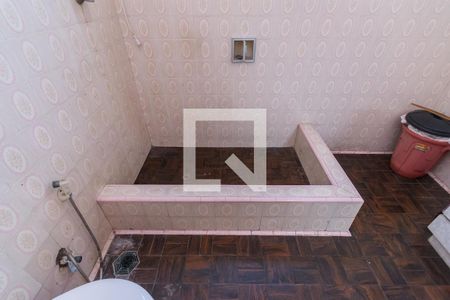 Casa à venda com 162m², 7 quartos e 2 vagasBanheiro Social - Banheira