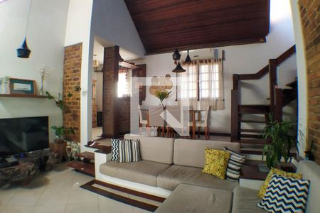 Sala de casa à venda com 5 quartos, 260m² em Mata Paca, Niterói