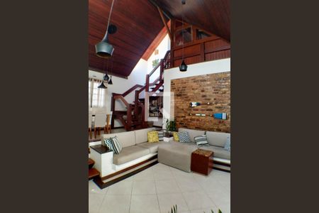 Sala de casa à venda com 5 quartos, 260m² em Mata Paca, Niterói