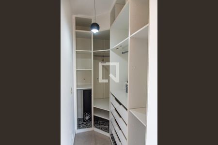 Apartamento para alugar com 72m², 3 quartos e 1 vaga Apartamento para alugar com 72m², 3 quartos e 1 vagaCloset da suíte