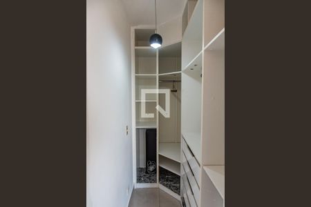 Apartamento para alugar com 72m², 3 quartos e 1 vaga Apartamento para alugar com 72m², 3 quartos e 1 vagaCloset da suíte