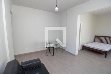 Sala/Quarto de kitnet/studio para alugar com 1 quarto, 34m² em Centro, Rio de Janeiro