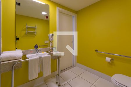 Banheiro de kitnet/studio para alugar com 1 quarto, 25m² em Liberdade, Belo Horizonte