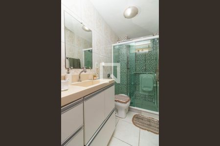 Banheiro de apartamento à venda com 2 quartos, 50m² em Olaria, Rio de Janeiro