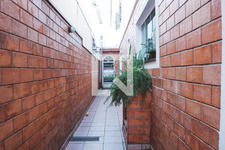 Casa à venda com 230m², 4 quartos e 2 vagasCorredor