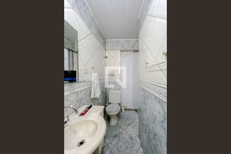 Casa à venda com 116m², 4 quartos e 2 vagasBanheiro da Suíte