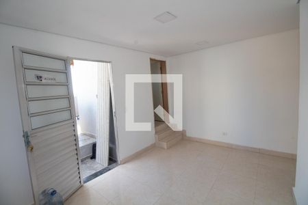 Sala de casa para alugar com 1 quarto, 40m² em Vila Fátima, São Paulo