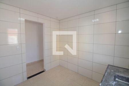 Cozinha de casa para alugar com 1 quarto, 40m² em Vila Fátima, São Paulo