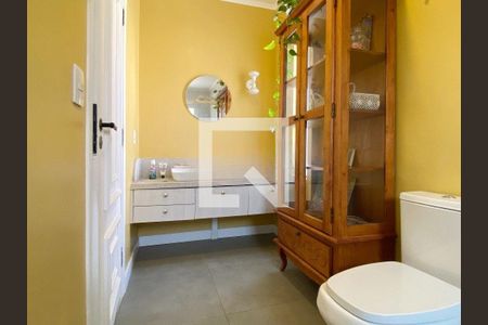 Casa à venda com 4 quartos, 300m² em Vila Monumento, São Paulo