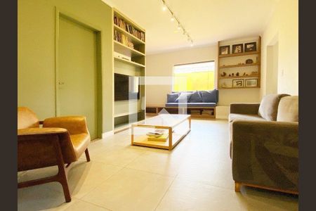 Casa à venda com 4 quartos, 300m² em Vila Monumento, São Paulo