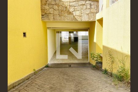 Casa à venda com 4 quartos, 300m² em Vila Monumento, São Paulo