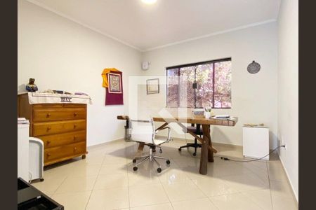 Casa à venda com 4 quartos, 300m² em Vila Monumento, São Paulo