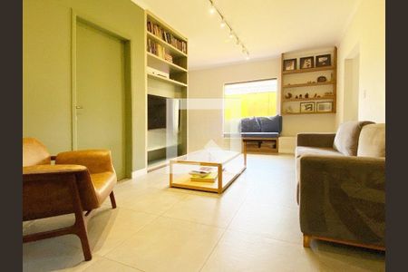 Casa à venda com 4 quartos, 300m² em Vila Monumento, São Paulo