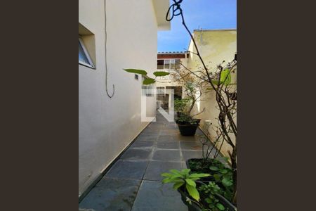 Casa à venda com 230m², 3 quartos e 2 vagas