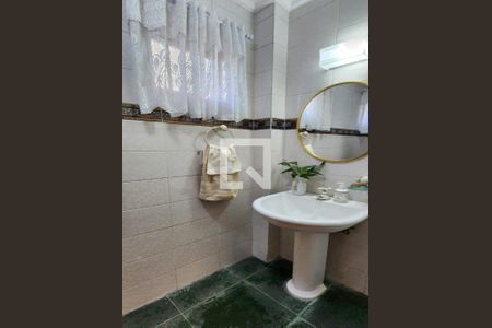 Casa à venda com 230m², 3 quartos e 2 vagas