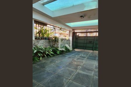 Casa à venda com 230m², 3 quartos e 2 vagas