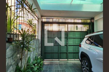 Casa à venda com 230m², 3 quartos e 2 vagas