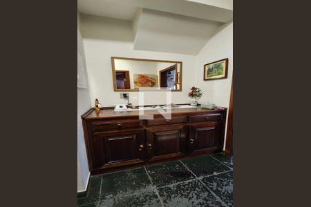 Casa à venda com 230m², 3 quartos e 2 vagas