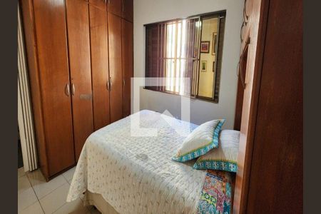 Casa à venda com 230m², 3 quartos e 2 vagas