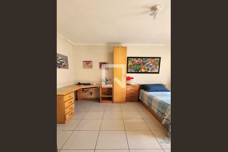 Casa à venda com 230m², 3 quartos e 2 vagas