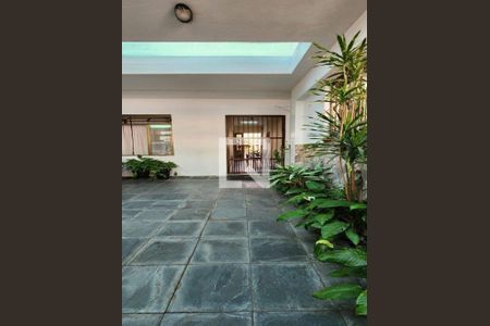 Casa à venda com 230m², 3 quartos e 2 vagas