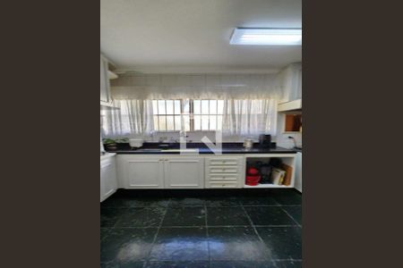 Casa à venda com 230m², 3 quartos e 2 vagas