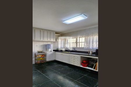 Casa à venda com 230m², 3 quartos e 2 vagas