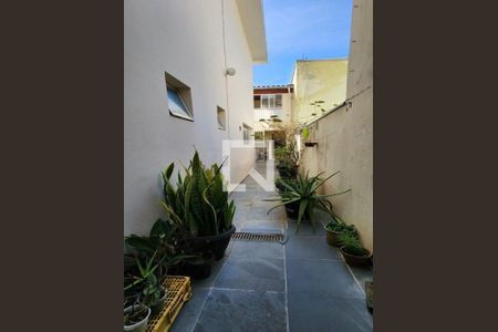 Casa à venda com 230m², 3 quartos e 2 vagas