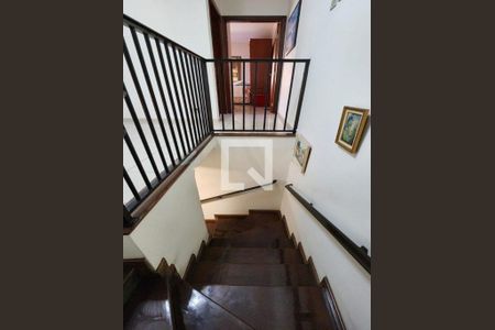 Casa à venda com 230m², 3 quartos e 2 vagas