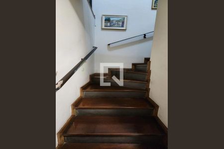 Casa à venda com 230m², 3 quartos e 2 vagas