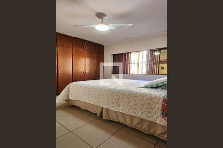 Casa à venda com 230m², 3 quartos e 2 vagas