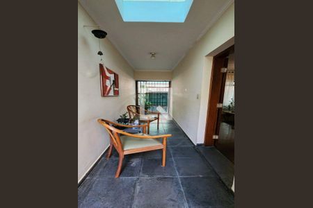 Casa à venda com 230m², 3 quartos e 2 vagas
