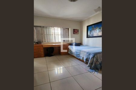 Casa à venda com 230m², 3 quartos e 2 vagas